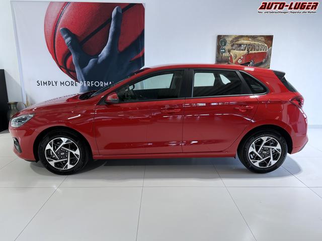 Hyundai i30 Go Engine Red