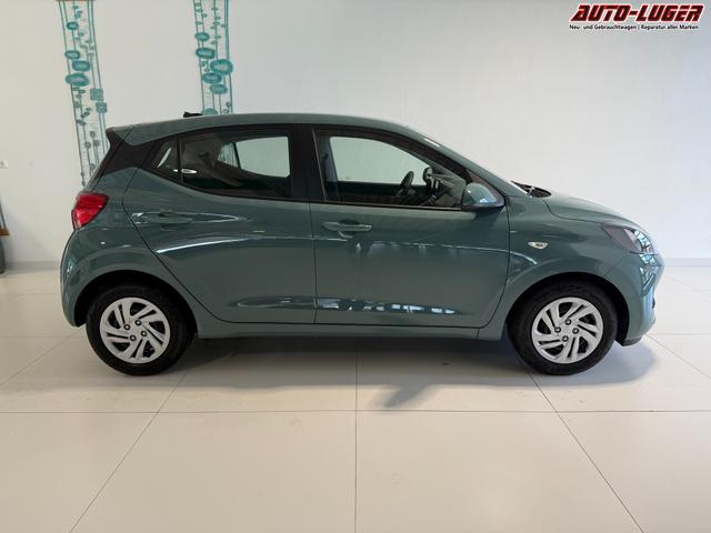 Hyundai i10 GO Mangrove Green