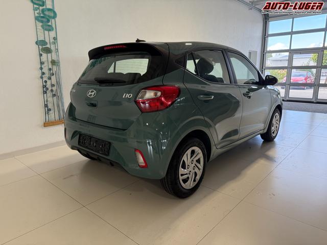 Hyundai i10 GO Mangrove Green