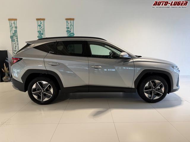 Hyundai GO Plus Shimmering Silver