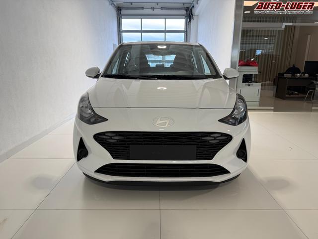 Hyundai i10 Go Atlas White