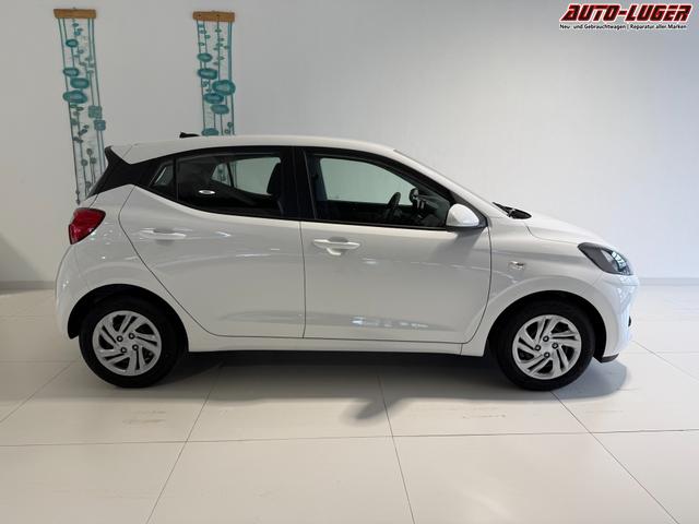 Hyundai i10 Go Atlas White
