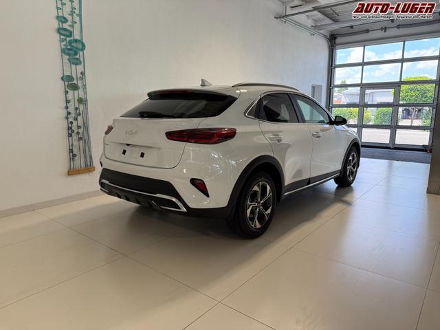 KIA XCEED Deluxe White