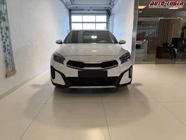 KIA XCEED Deluxe White