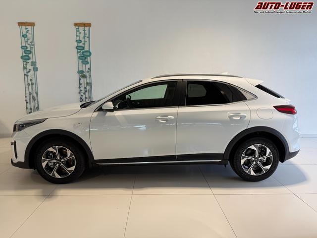 KIA XCEED Deluxe White
