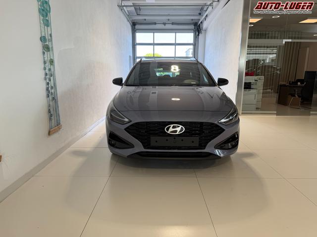 Hyundai i30, Beispielbilder, ggf. teilweise mit Sonderausstattung