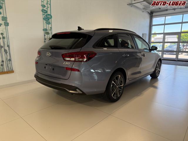 Hyundai i30, Beispielbilder, ggf. teilweise mit Sonderausstattung