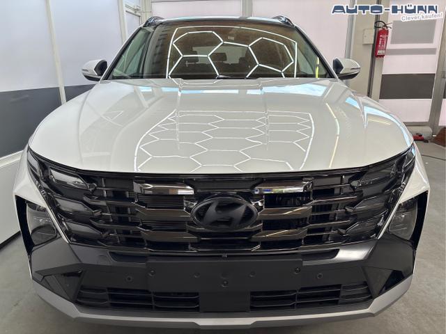 Hyundai / TUCSON / Weiß / / / PANO SHZ v+h 18 ALU