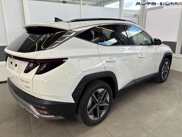 Hyundai / TUCSON / Weiß / / / PANO SHZ v+h 18 ALU