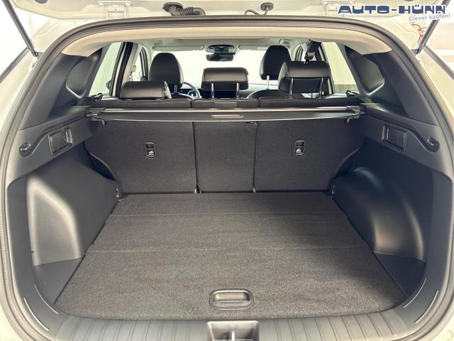 Hyundai / TUCSON / Weiß / / / PANO SHZ v+h 18 ALU