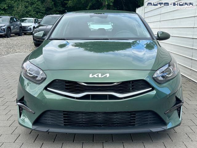 Kia Ceed Silver 1.5 T-GDi, DCT Android Auto*Navi*WinterPak*Kamera*Klima*PDC hinten 