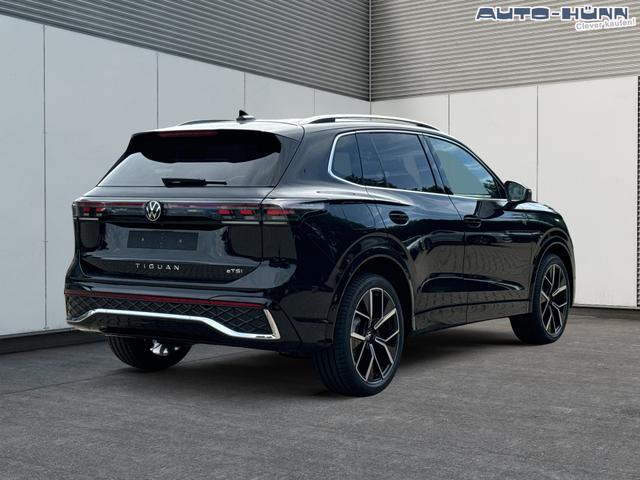 Volkswagen / Tiguan / Schwarz / / / DSG+HARMAN+20 ALU+MATRIX+MASSAGE+ACC+KAMERA