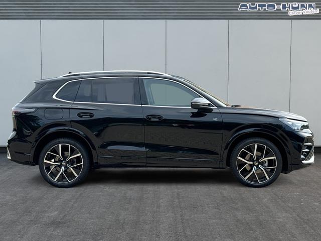 Volkswagen / Tiguan / Schwarz / / / DSG+HARMAN+20 ALU+MATRIX+MASSAGE+ACC+KAMERA