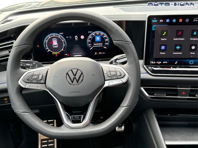 Volkswagen / Tiguan / Schwarz / / / DSG+HARMAN+20 ALU+MATRIX+MASSAGE+ACC+KAMERA
