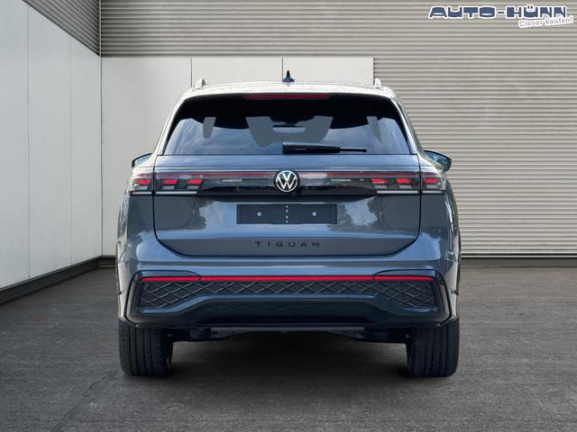 Volkswagen / Tiguan / Grau / / / PANO+HD MATRIX+AHK+NAVI+BLACK STYLE+20 LM+ACC