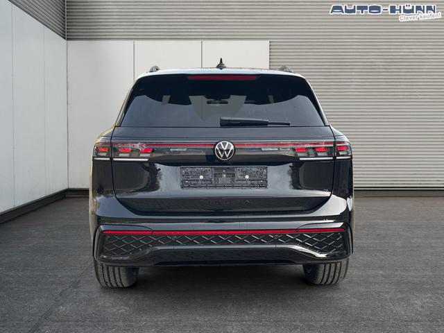 Volkswagen / Tiguan / Schwarz / / / 4x4 AHK+PANO+STANDHZG+20 ALU+eHK