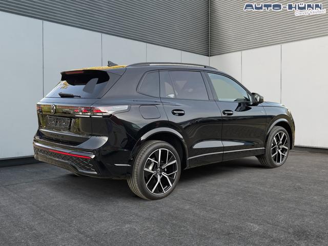Volkswagen / Tiguan / Schwarz / / / 4x4 AHK+PANO+STANDHZG+20 ALU+eHK