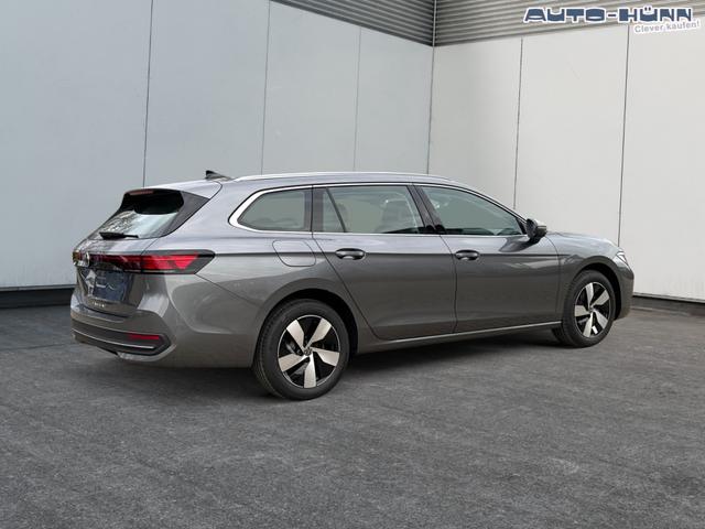 Volkswagen / Passat Variant / Grau / / / DSG+AHK+MASSAGE+NAVI+ACC+KAMERA+LED+17 ALU