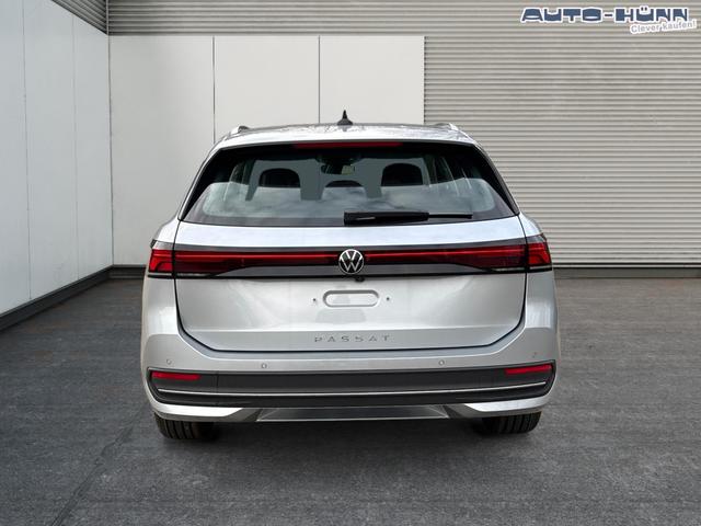 Volkswagen / Passat Variant / Silber / / / DSG+AHK+MASSAGE+NAVI+ACC+KAMERA+LED+17 ALU