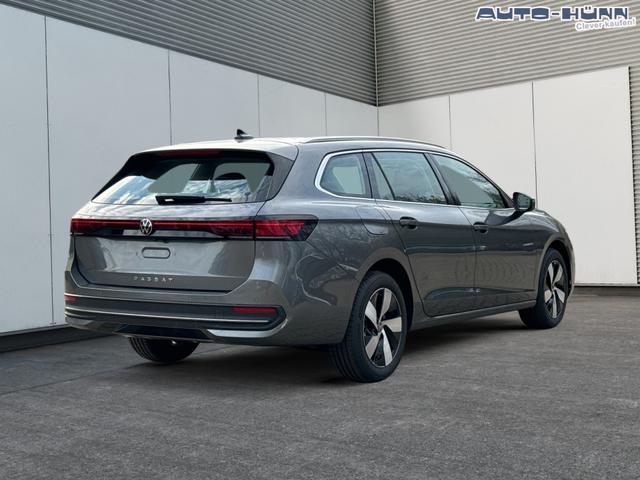 Volkswagen / Passat Variant / Grau / / / DSG+AHK+MASSAGE+NAVI+ACC+KAMERA+LED+17 ALU
