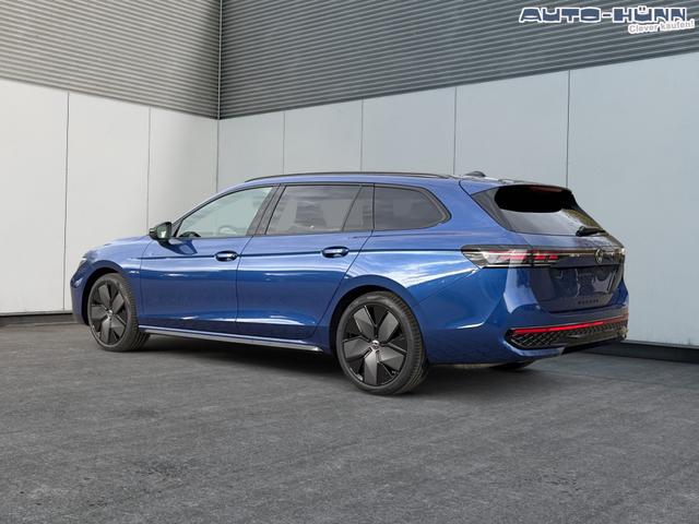 Volkswagen / Passat Variant / Blau / / / 4WD+BLACK+PANO+AHK+DCC+MATRIX+HARMAN