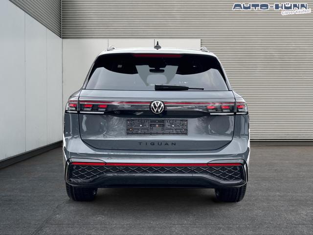 Volkswagen / Tiguan / Grau / / / PLUG-IN+PANO+AHK+HD MATRIX+NAVI+BLACK STYLE+20 LM+ACC