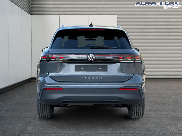 Volkswagen / Tiguan / Grau / / / (Life+) AHK+LED+ACC+KAMERA+el.HECKKL.+SHZ+18ALU
