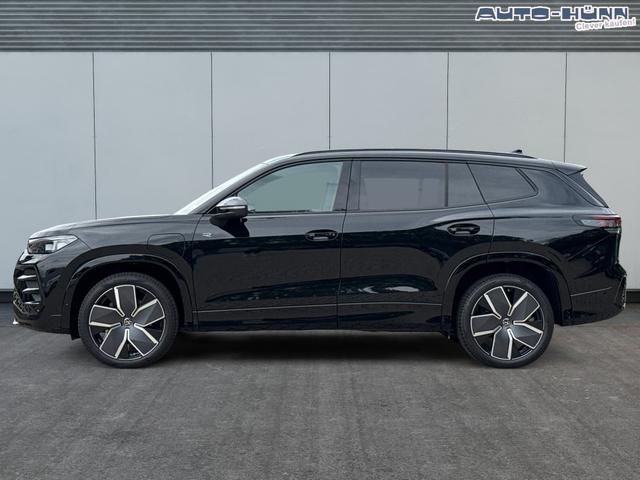 Volkswagen / Tayron / Schwarz / / / PLUG-IN+PANO+AHK+HuD+MATRIX+360 KAM+20ALU+ACC+eHK+BLACK STYLE