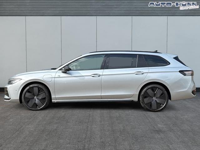 Volkswagen / Passat Variant / / / / LEDER+PANO+AHK+MATRIX+eHK+360 KAM+NAVI+HUD, Beispielbilder, ggf. teilweise mit Sonderausstattung