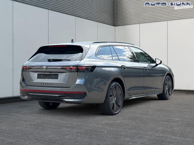 Volkswagen / Passat Variant / / / / LEDER+PANO+AHK+MATRIX+eHK+360 KAM+NAVI+HUD, Beispielbilder, ggf. teilweise mit Sonderausstattung