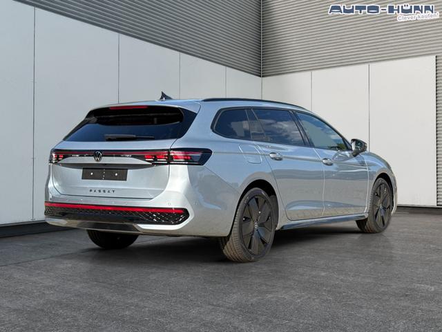 Volkswagen / Passat Variant / Silber / / / LEDER+PANO+AHK+MATRIX+eHK+360 KAM+NAVI+HUD, Beispielbilder, ggf. teilweise mit Sonderausstattung