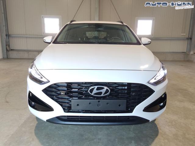 Hyundai / i30 Kombi / Weiß / / / , Beispielbilder, ggf. teilweise mit Sonderausstattung