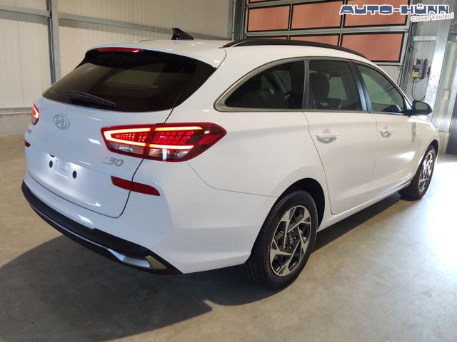 Hyundai / i30 Kombi / Weiß / / / , Beispielbilder, ggf. teilweise mit Sonderausstattung