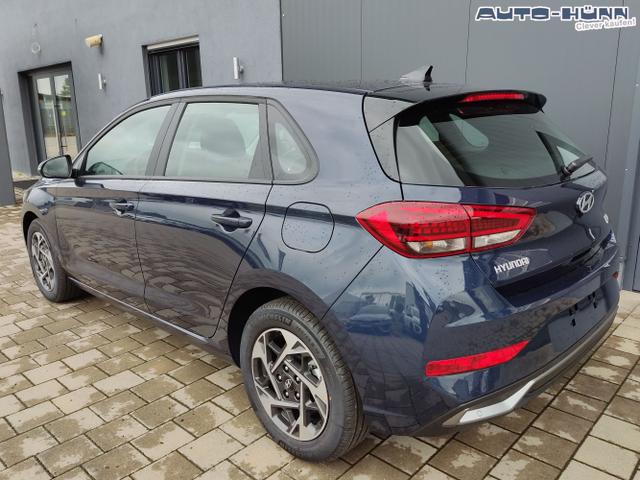 Hyundai / i30 / Blau / / / 