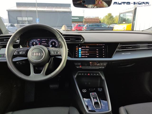 Audi / A3 Sportback / Grau / / / 