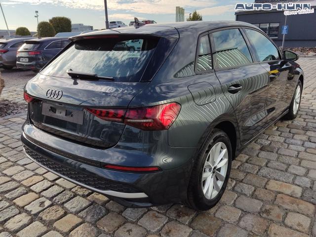 Audi / A3 Sportback / Grau / / / 