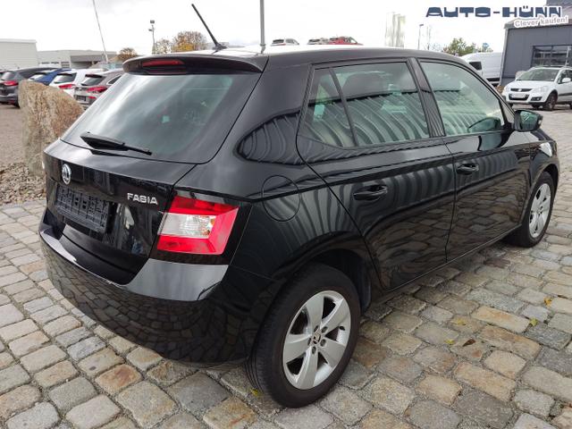 Skoda / Fabia / Schwarz / / / 