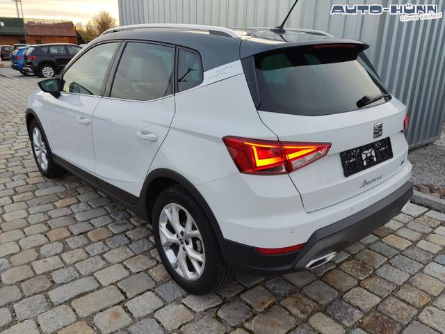Seat / Arona / Wei&szlig; / / / 