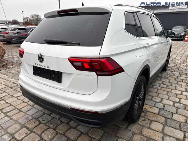 Volkswagen / Tiguan Allspace / Weiß / / / 