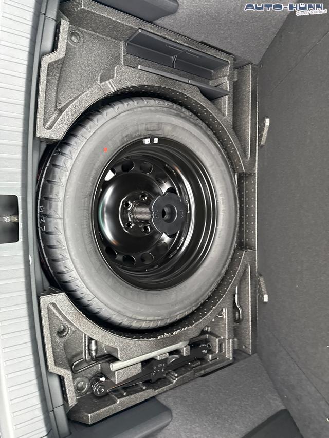 Skoda / Karoq / Grau / / / , Beispielbilder, ggf. teilweise mit Sonderausstattung