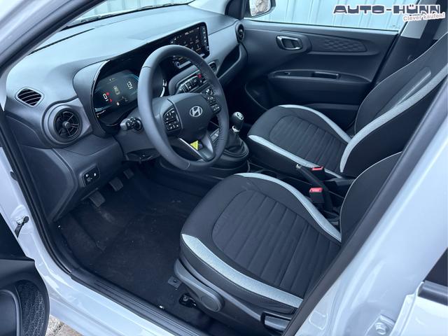 Hyundai / i10 / Silber / / / 