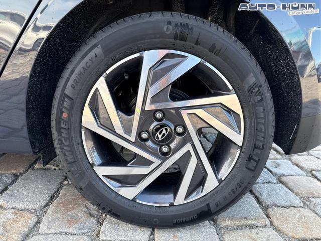 Hyundai / i20 / Grau / / / 