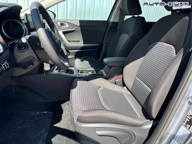 Kia / XCeed / Silber / / / , Beispielbilder, ggf. teilweise mit Sonderausstattung