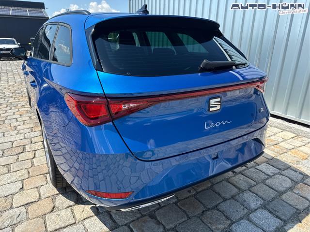 Seat / Leon Sportstourer / Blau / / / 
