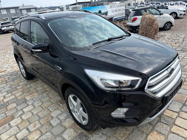 Ford / Kuga / Schwarz / / / 