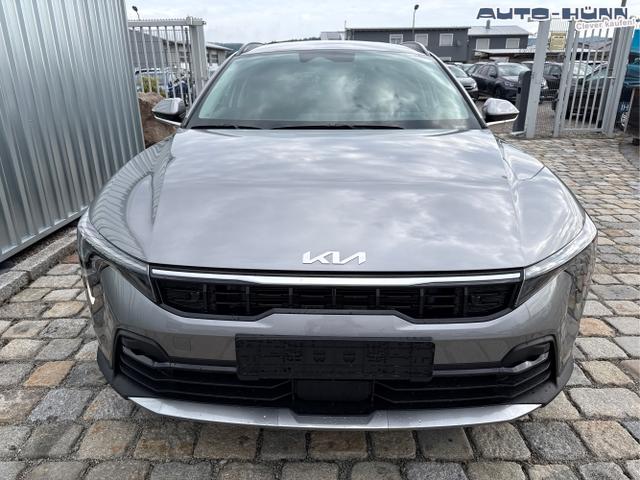 Kia / K4 Sportswagon / Silber / / / , Beispielbilder, ggf. teilweise mit Sonderausstattung