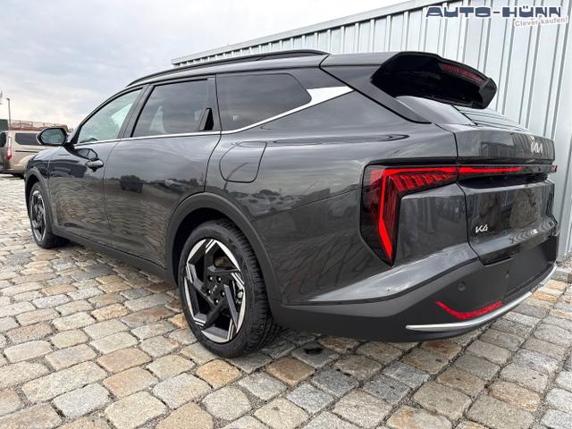 Kia / K4 Sportswagon / Silber / / / , Beispielbilder, ggf. teilweise mit Sonderausstattung