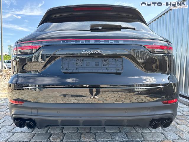 Porsche / Cayenne / Schwarz / / / 