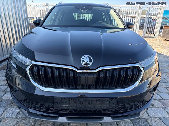 Skoda / Kamiq / Schwarz / / / 130 Jahre Premium Edition 1.5 TSI 150 PS DSG Anh&auml;ngerkupplung-AppleCarPlay-AndroidAuto-Winterpaket-Alcantara-DAB-Tempomat-Totwinkelassist-Kamera-SunSet-el.Heckklappe-17''Alu, Beispielbilder, ggf. teilweise mit Sonderausstattung