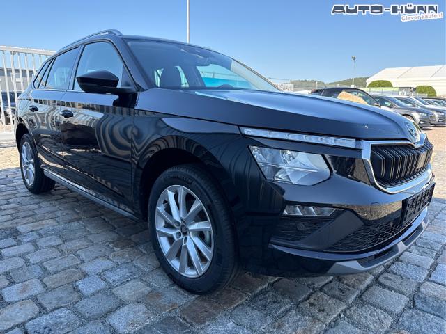 Skoda / Kamiq / Schwarz / / / 130 Jahre Premium Edition 1.5 TSI 150 PS DSG Anh&auml;ngerkupplung-AppleCarPlay-AndroidAuto-Winterpaket-Alcantara-DAB-Tempomat-Totwinkelassist-Kamera-SunSet-el.Heckklappe-17''Alu, Beispielbilder, ggf. teilweise mit Sonderausstattung